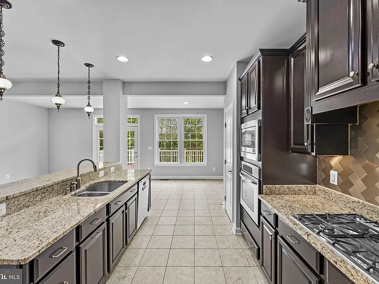 21268 Park Grove Ter — Photo 27