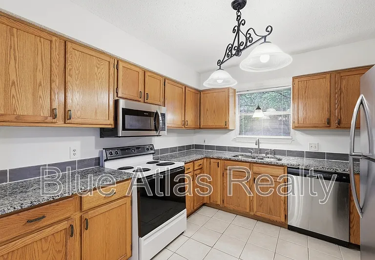 4101 Gentle Springs Dr — Photo 3