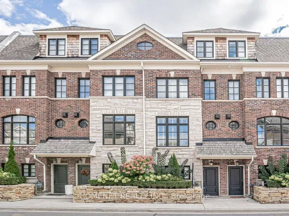 2058 Queensborough Gate, Mississauga, ON L5M 0X9