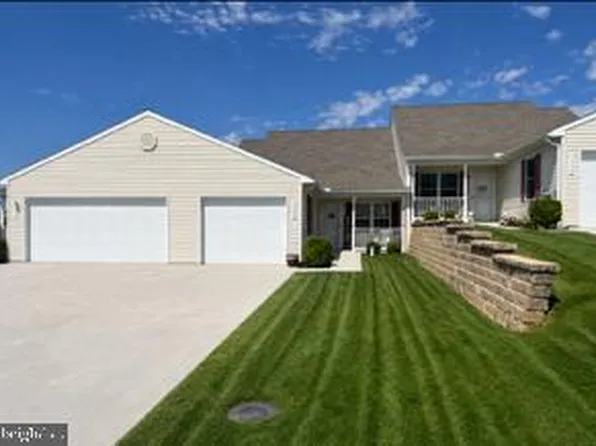 1332 Pleasant View Dr #75, Spring Grove, PA 17362