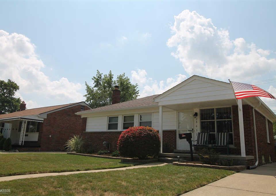 1st image of 28637 Fountain St