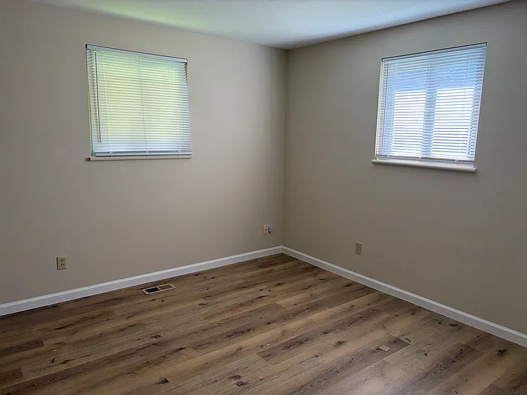 6537 Highbury Rd — Photo 9