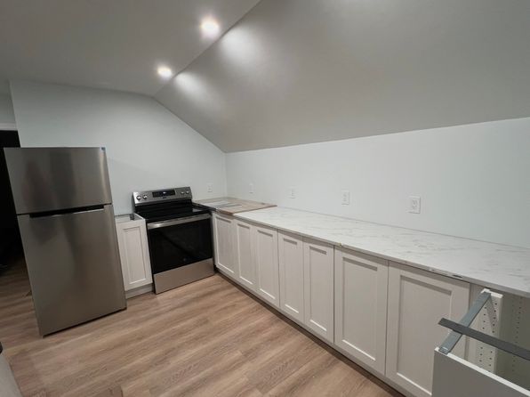 158 Schuyler St Floor 2