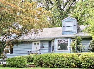 540 Van Dyke St, Ridgewood, NJ 07450