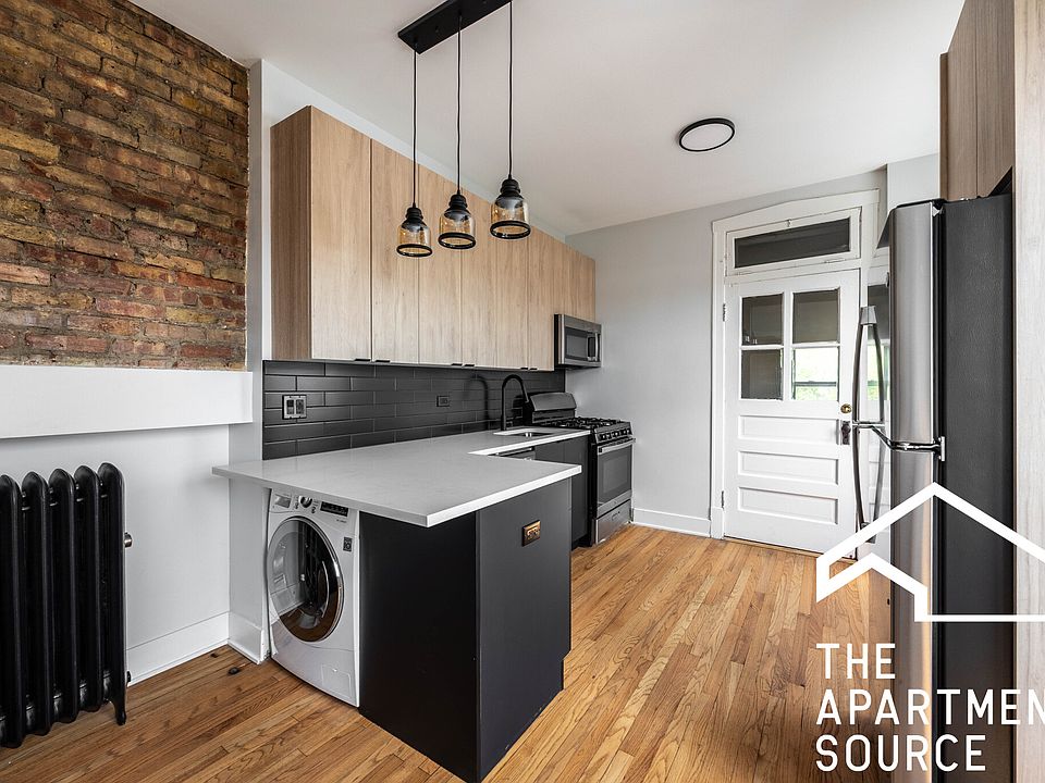 1st image of 4011 N Lowell Ave #3W