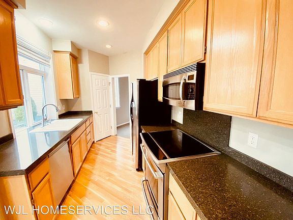 4th image of 25111 SE 42nd Dr