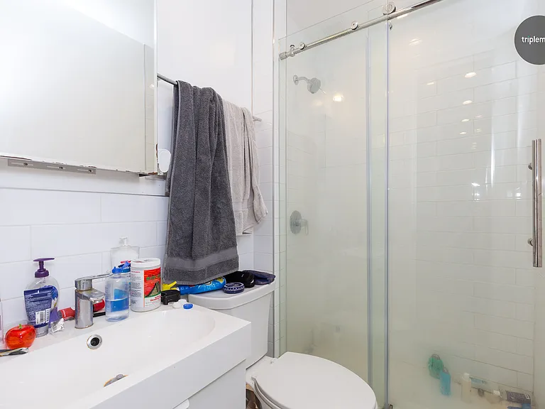228 E 27th St #5C — Photo 9