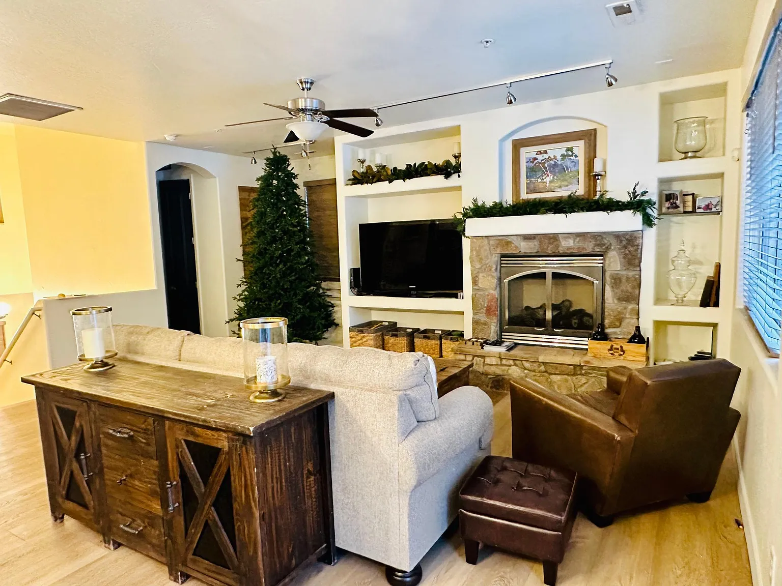 3 bed, 2179 sqft, $3,200 — Photo 4