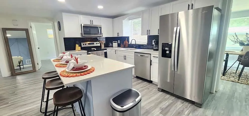 3 bed, 2.0 bath, 1354 sqft, $2,200 — Photo 4
