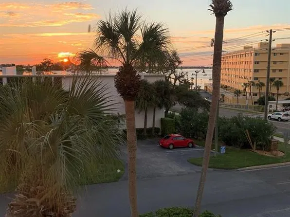 55 Harbor View Ln APT 202, Belleair Bluffs, FL 33770