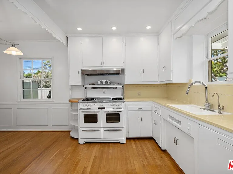 513 Arbramar Ave — Photo 5