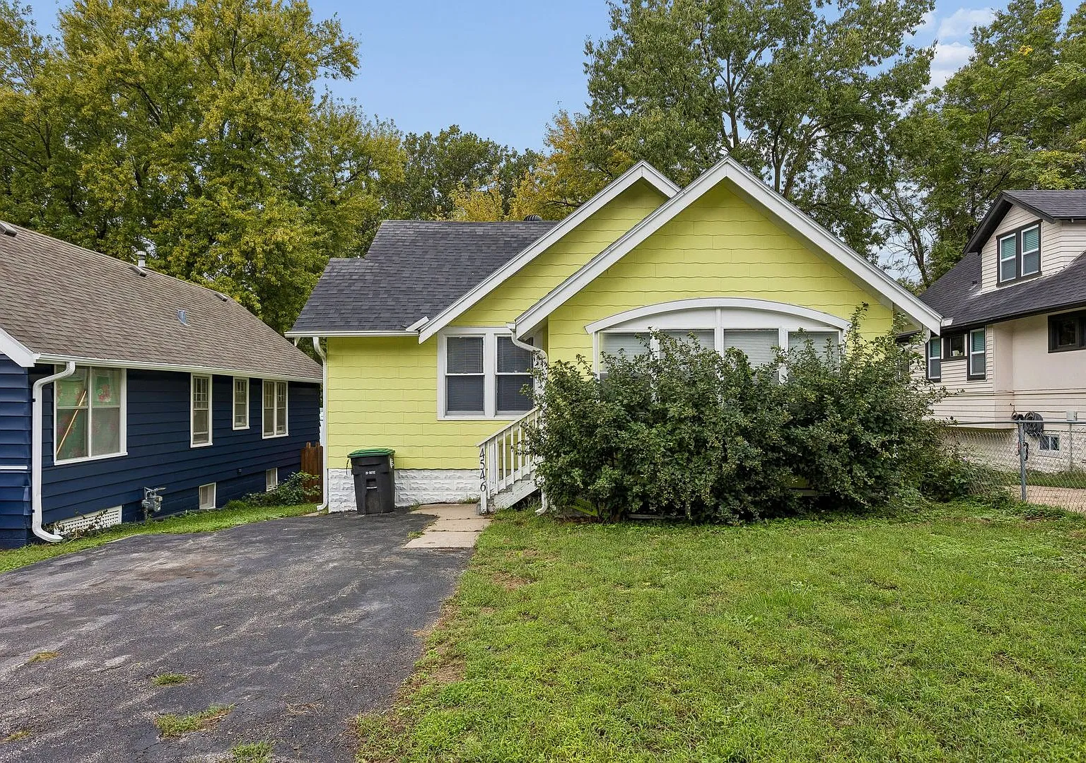 Charming 3-Bedroom Home Pet Friendly! — Photo 1