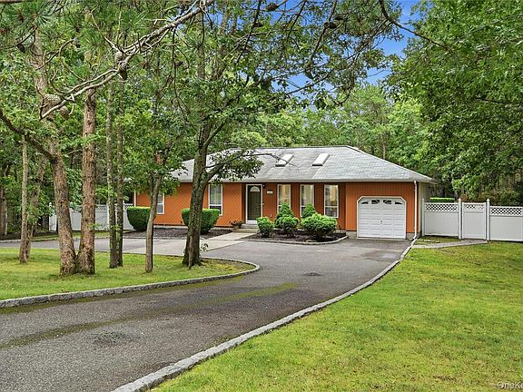 2nd image of 16 Georgann Road