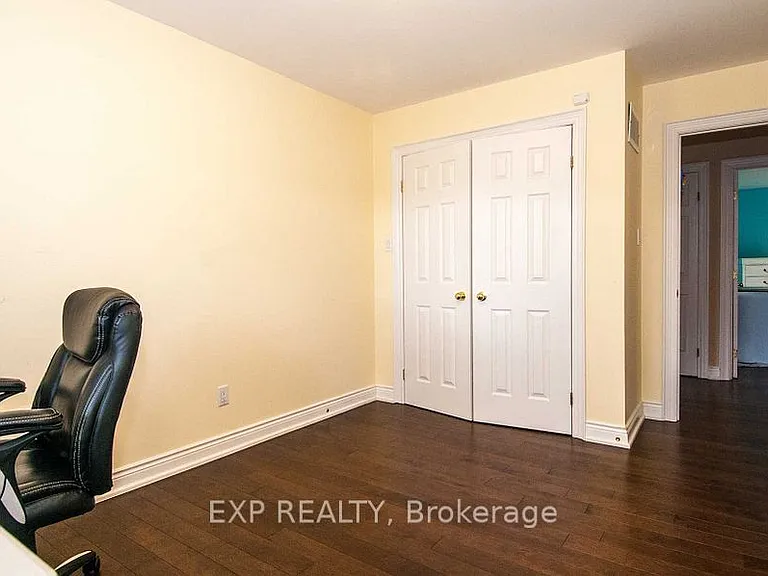 220 Viewmount Ave — Photo 32