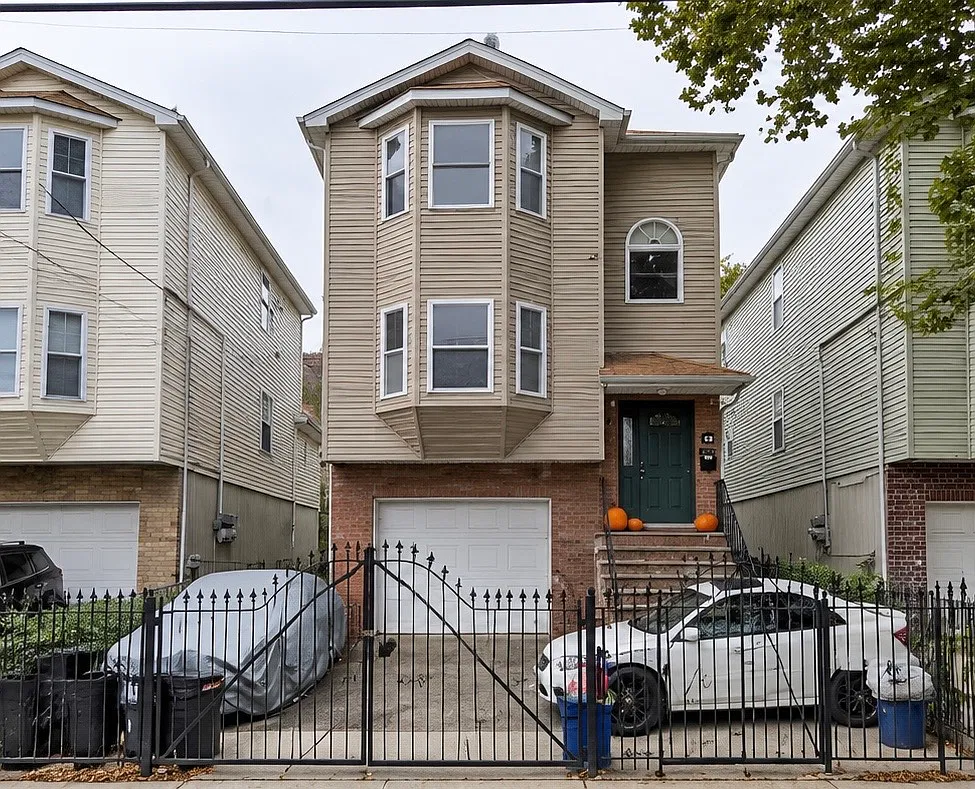 3 bed, 1200 sqft, $2,800 — Photo 1