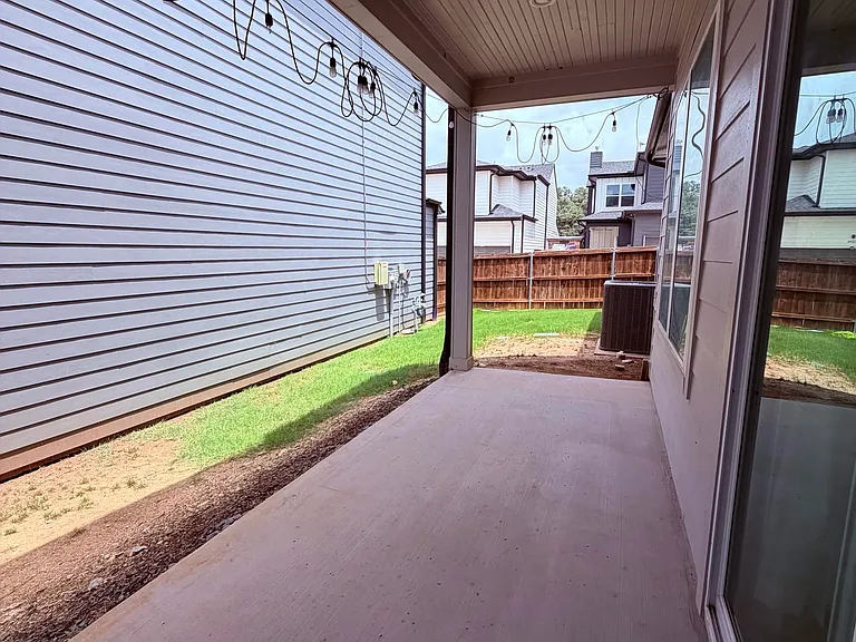2232 Scenic Bluff Dr — Photo 10