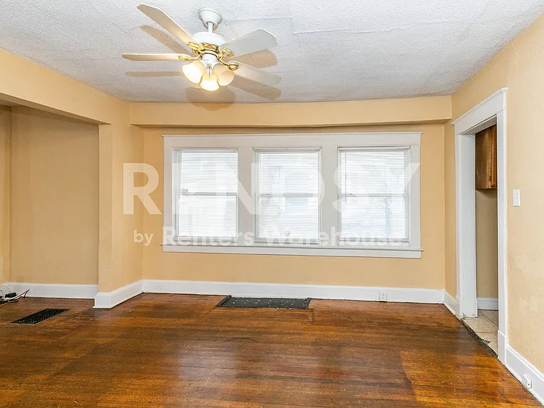 4038 Bellefontaine Ave — Photo 10