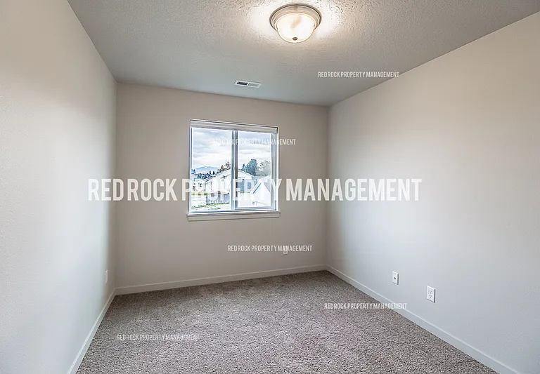 203 S Woodlawn Ln — Photo 24