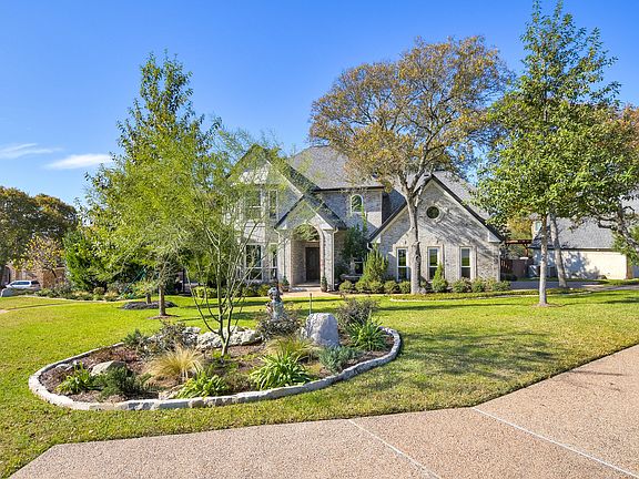 3rd image of 9232 Scenic Bluff Dr