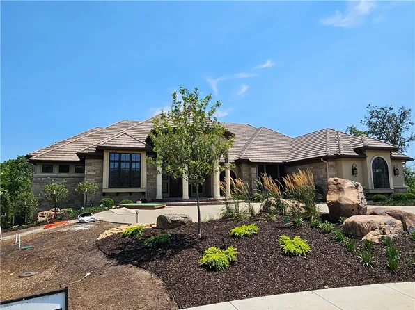 21311 W 93rd Ct, Lenexa, KS 66220