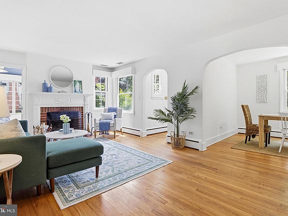 4th image of 411 Ludlow Rd