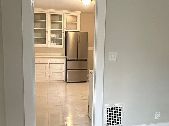5th image of 165 Grote St APT 1
