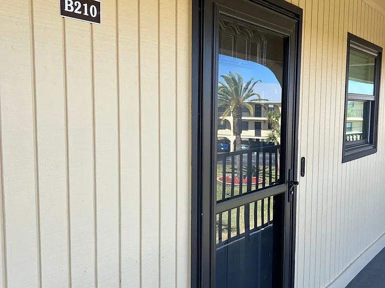 14459 River Beach Dr #B210 — Photo 4