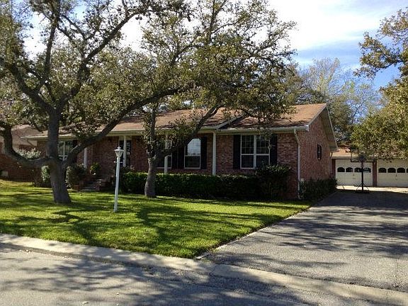 2nd image of 4 La Mesa Dr