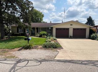 1401 Westchester Dr, North Manchester, IN 46962