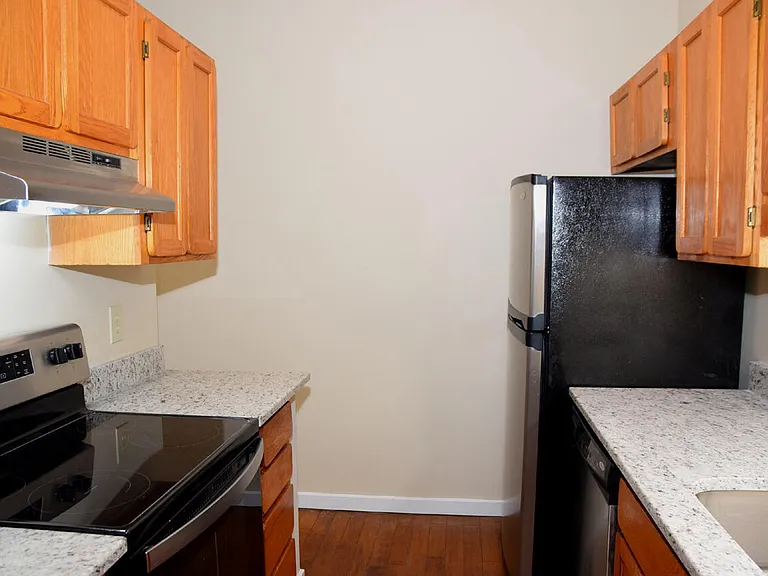 1500 River Mill Dr #305 — Photo 9