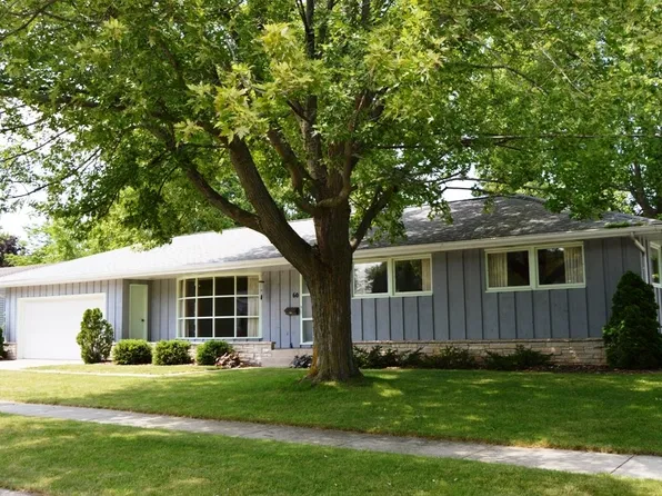 60 Park Ln, Fond Du Lac, WI 54935