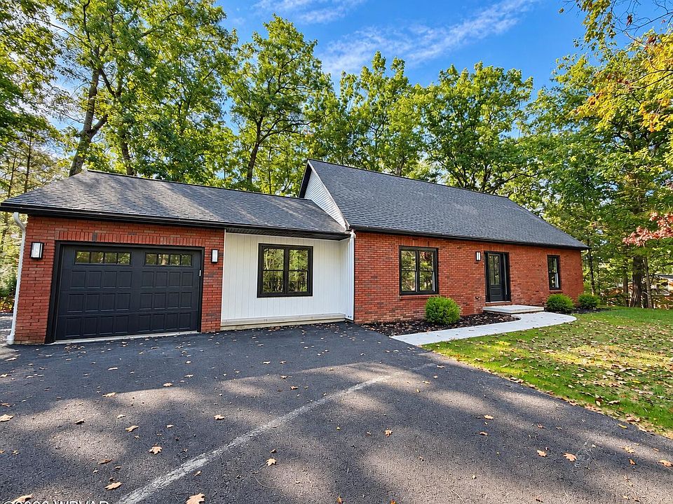 1st image of 27 Hemlock Dr