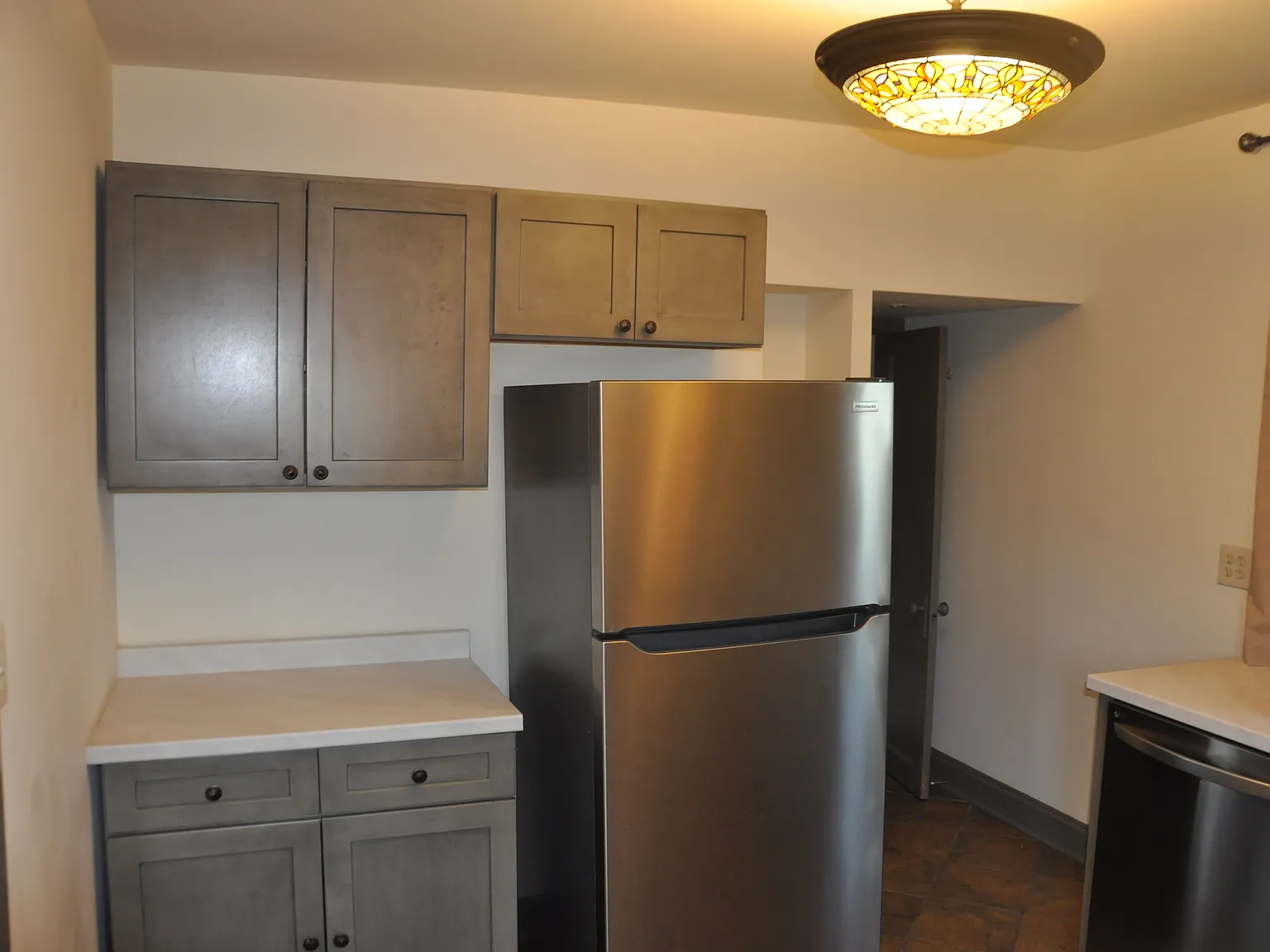 2 bed, 1.5 bath, 1245 sqft, $1,600 — Photo 2