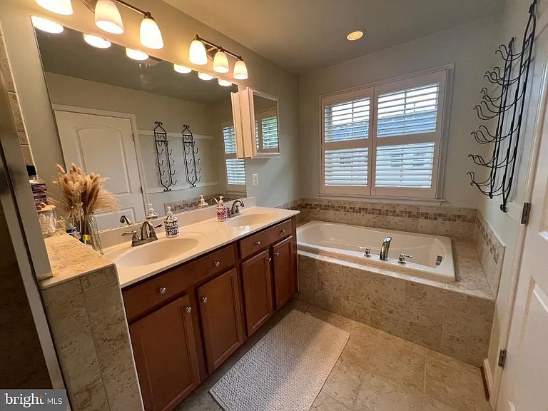 1604 Sebring Ct — Photo 31