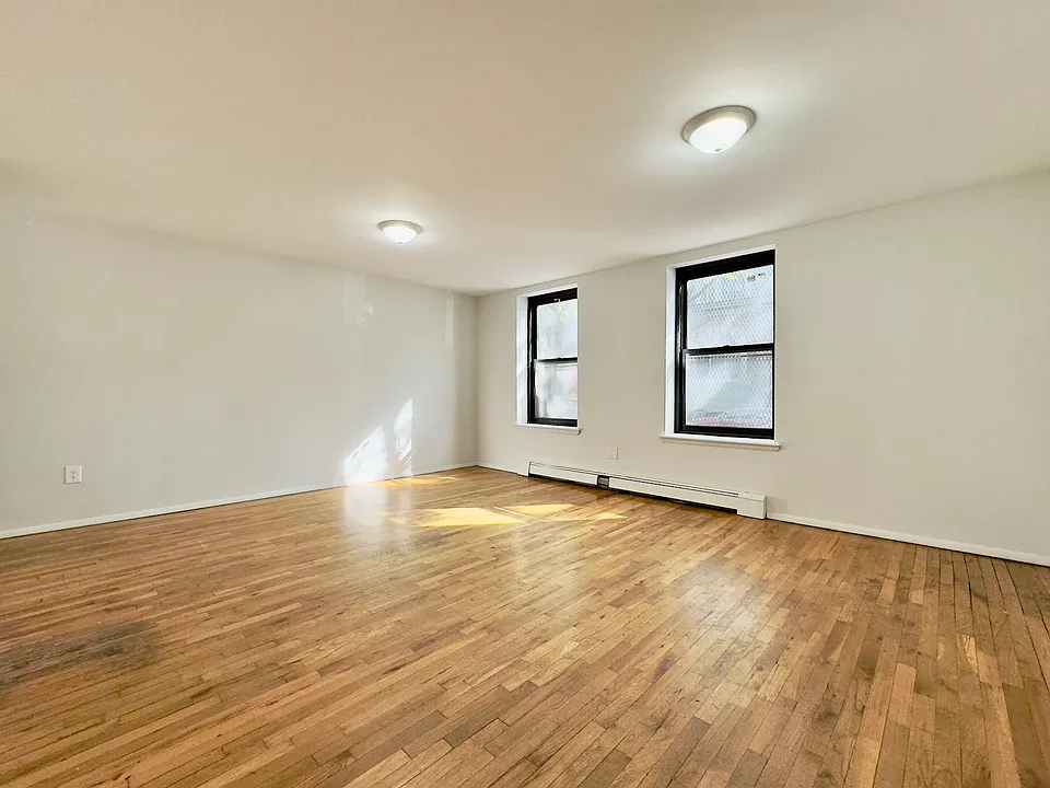 136 Saint Pauls Pl #1A