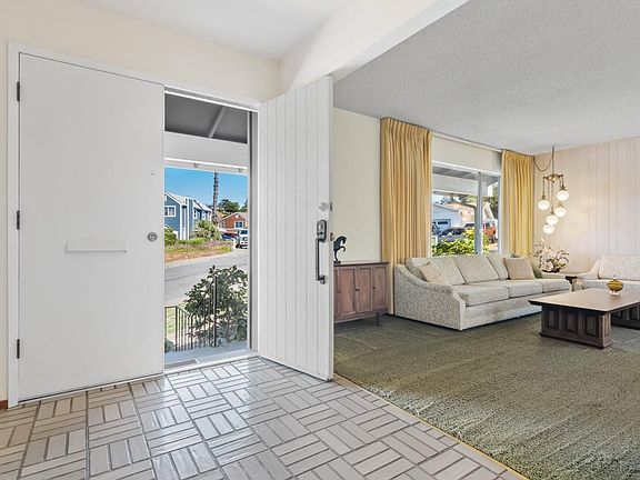 4th image of 122 Inverness Court