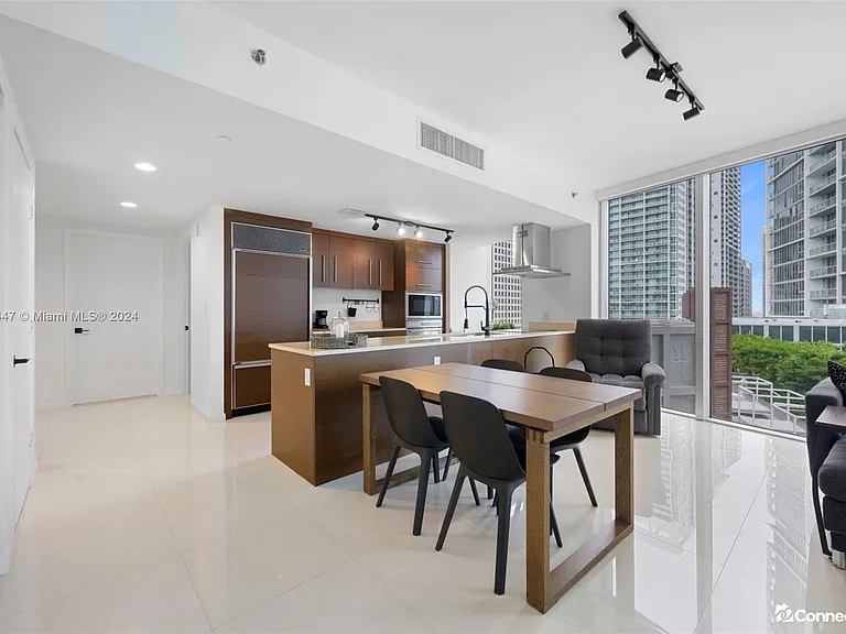 495 Brickell Ave — Photo 3
