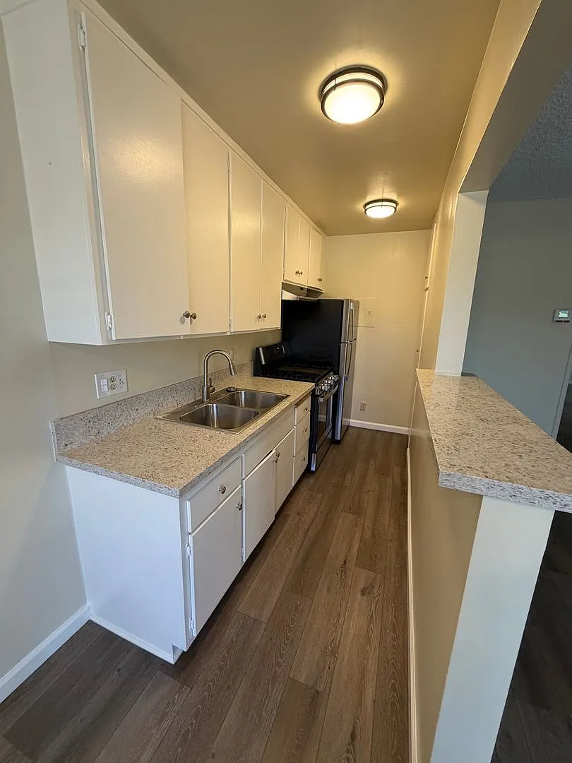 18530 Prairie St. — Photo 2