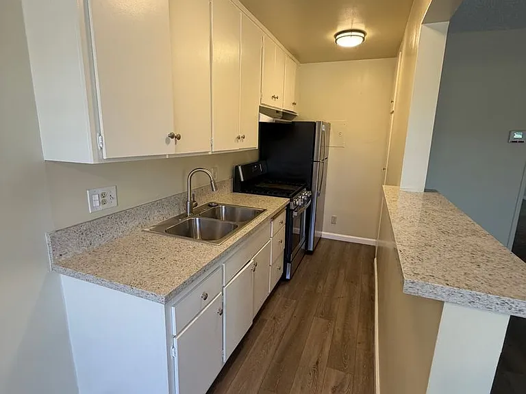 18530 Prairie St. — Photo 2