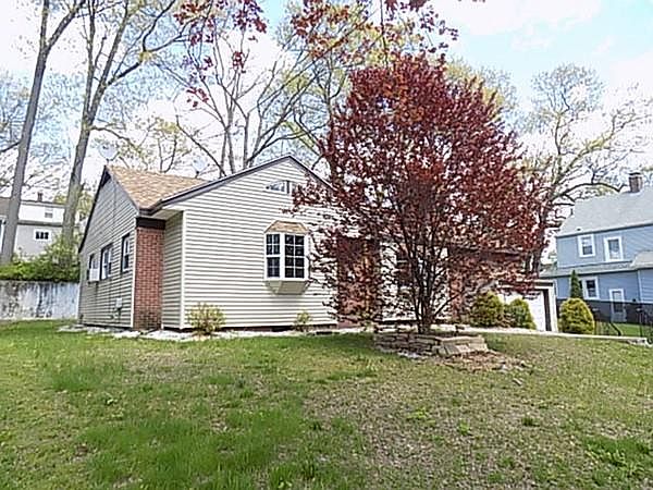 1st image of 75 Copeland St