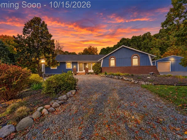 615 Judi Ann Ln, Holly, MI 48442