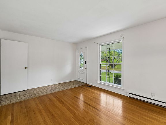 4th image of 2322 Canterbury Rd