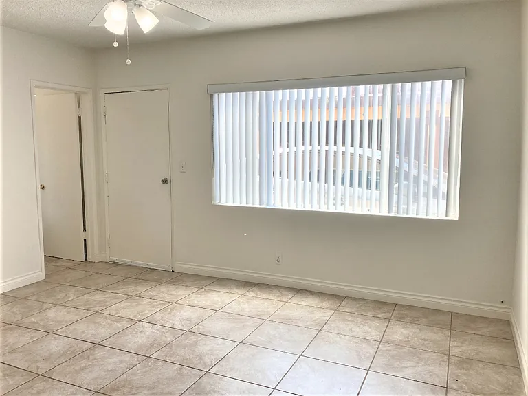 3737 Midvale Ave #3A — Photo 2