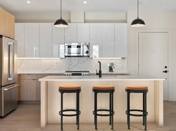 85 Myrtle St #202, Quincy, MA 02171