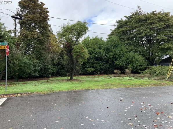 Sandra Ln, Eugene, OR 97404