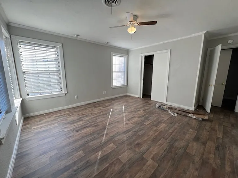 910 S La Salle Dr — Photo 9