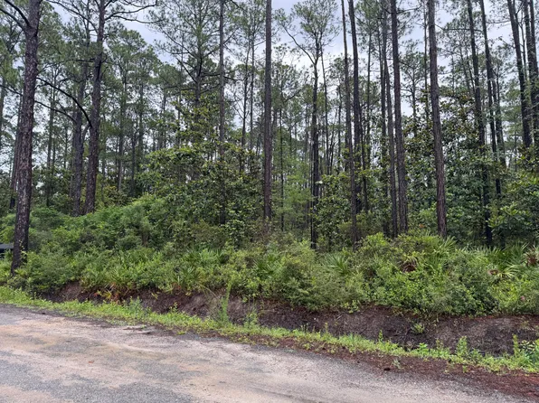 1 17th St, Pt Washington, FL 32459