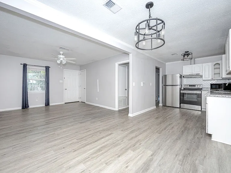 201 Audrey Cir — Photo 14