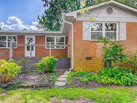 3rd image of 4201 Whippoorwill Dr