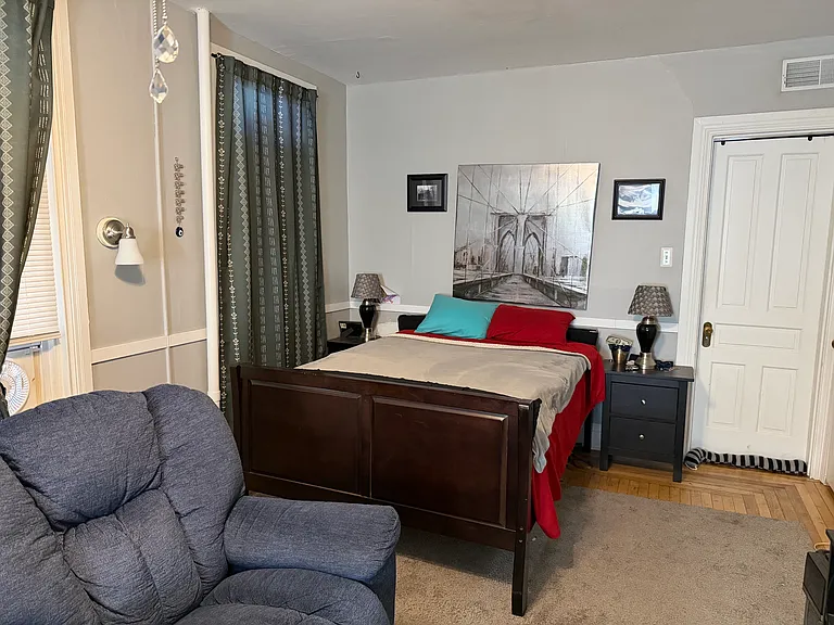 50 E Princess St #2 — Photo 10